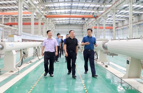 On August 3, leaders of the district investigated key industrial enterprises under the jurisdiction