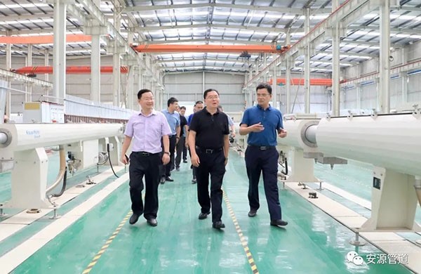 On August 3, leaders of the district investigated key industrial enterprises under the jurisdiction