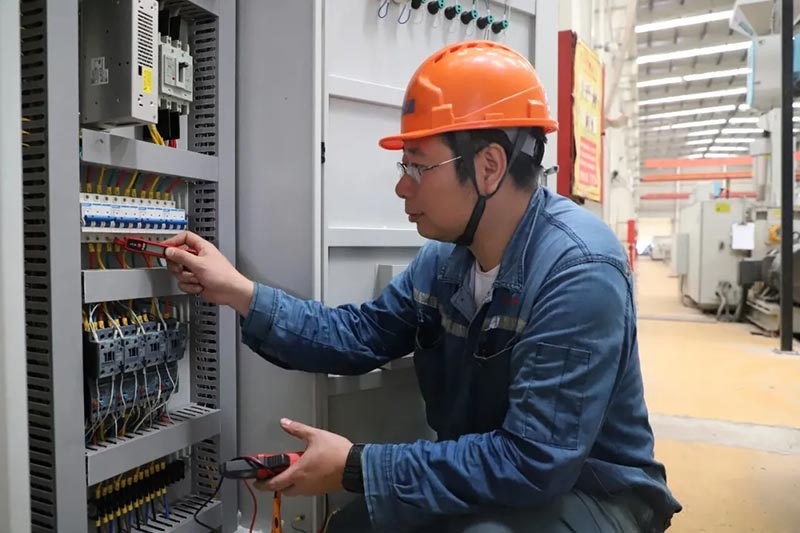 匠心筑梦，技耀萍城！刘恒获评萍乡市“能工巧匠”